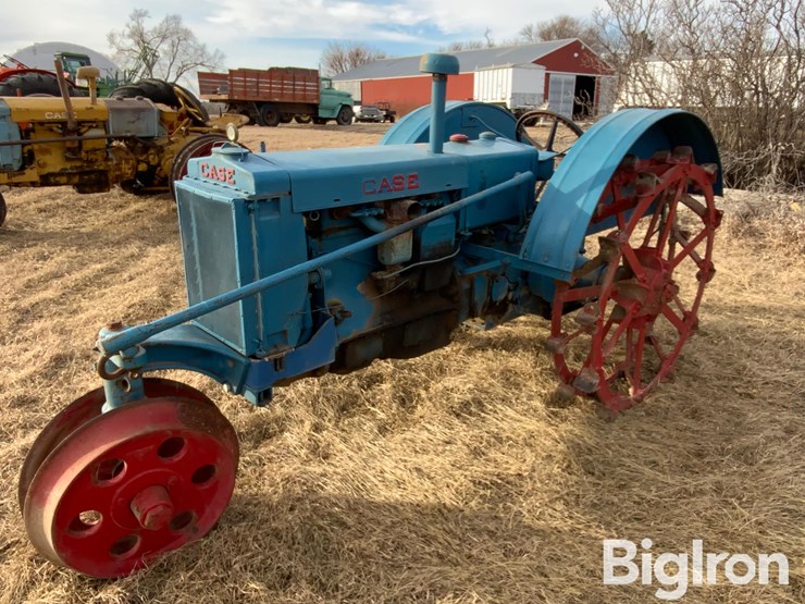 1930-case-cc-2wd-tractor-image-1