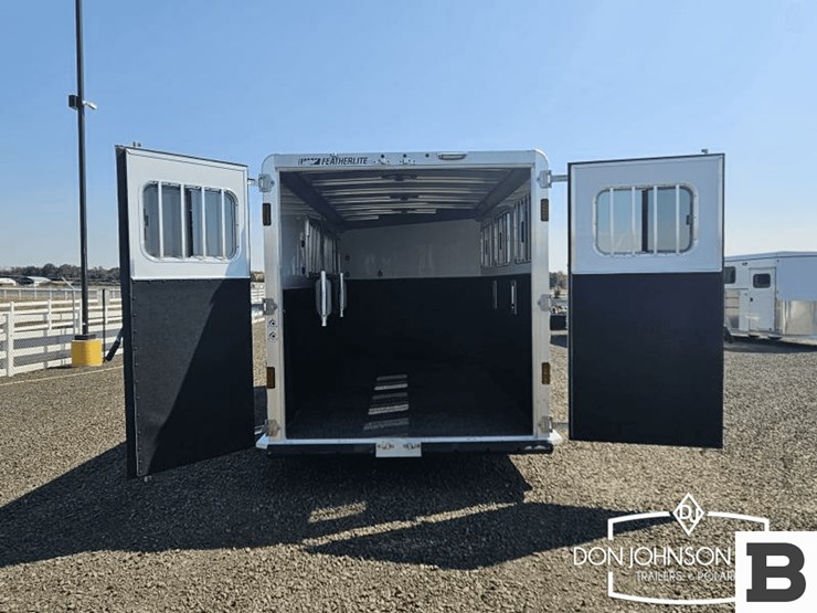 2024-featherlite-9400-73pt-3-h-horse-trailer-image-8