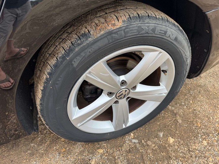 2013-volkswagen-passat-se-4-door-sedan---180,168-miles-image-24