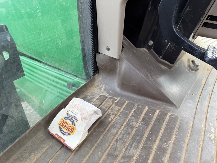 john-deere-7430-image-30