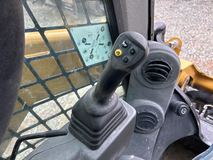 caterpillar-246d3-image-47