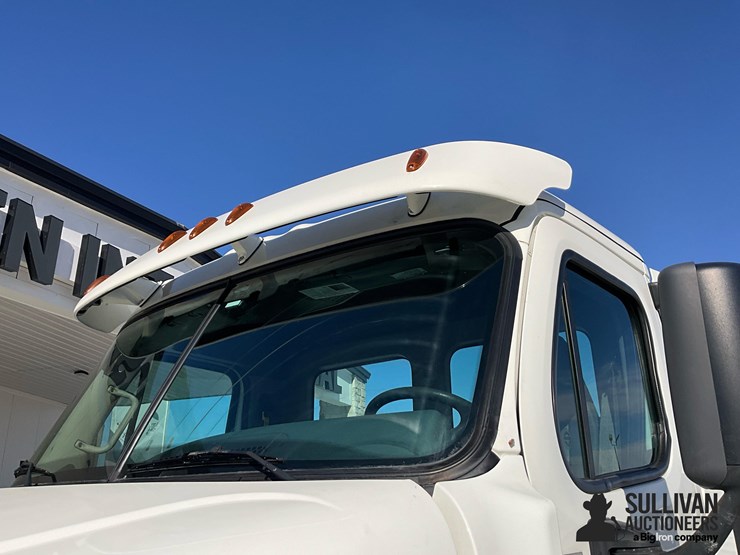 2018-freightliner-cascadia-125-image-13