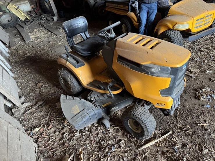 cub-cadet-lt50-xt1-riding-mower-image-3