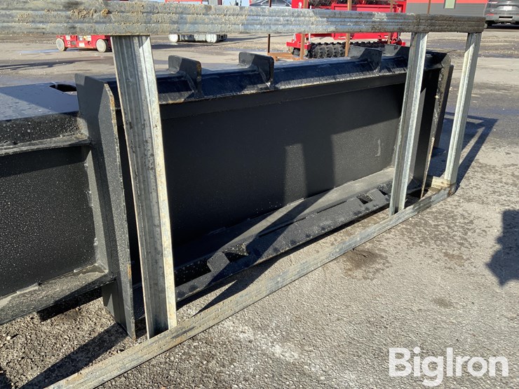 2025-massey-ferguson-730-image-11