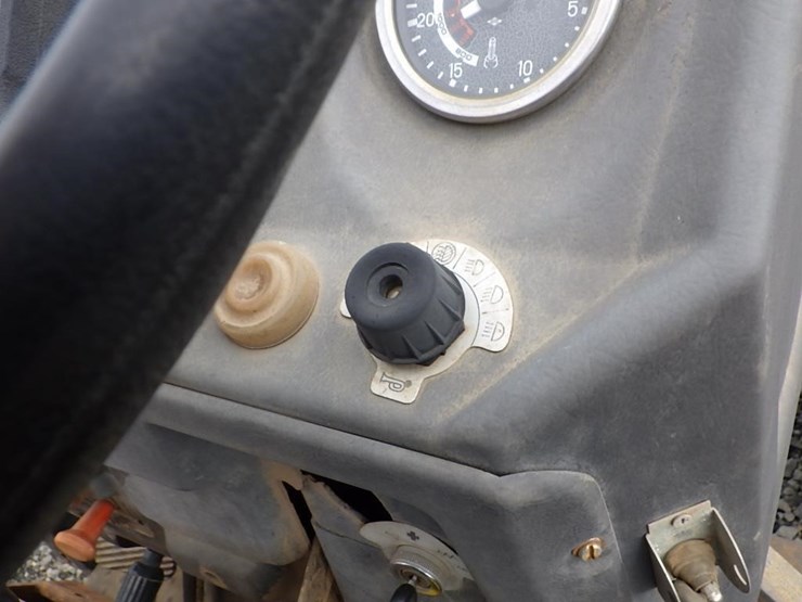 massey-ferguson-mf154/2s-tractor-image-30