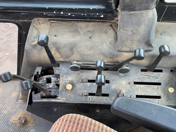 tag-#56,-1979-case-2290-tractor-image-30