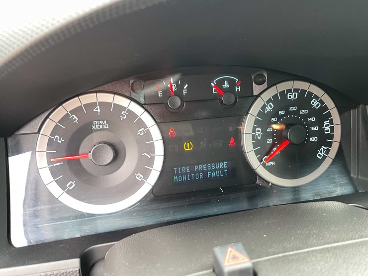 2011-ford-escape-image-43