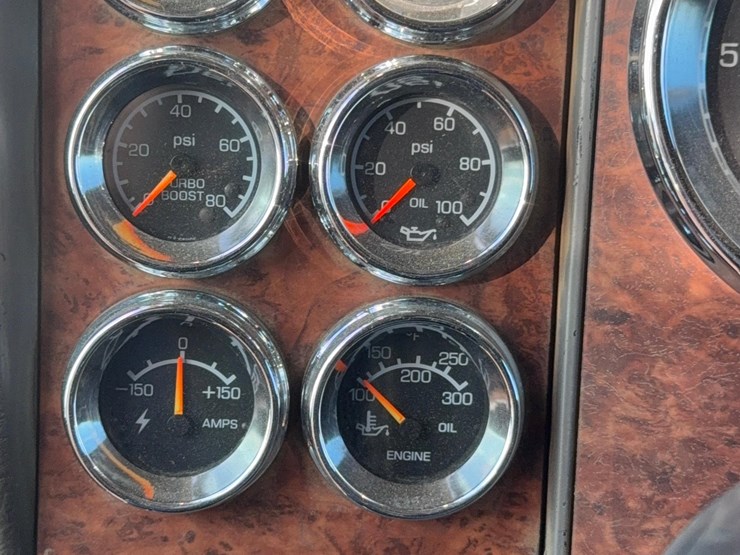 2004-kenworth-w900-image-51