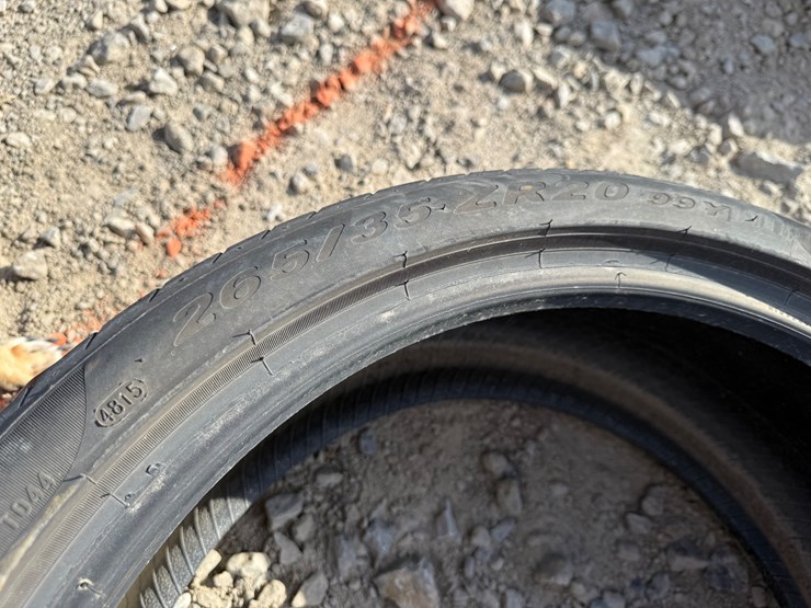#27578-•-(1)-p-zero-265/35r20-tire-inv#-27578-image-6