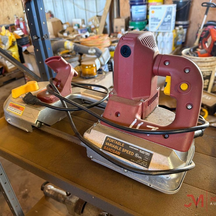 CHICAGO ELECTRIC PORTABLE VARIABLE SPEED ELECTRIC BAND SAW