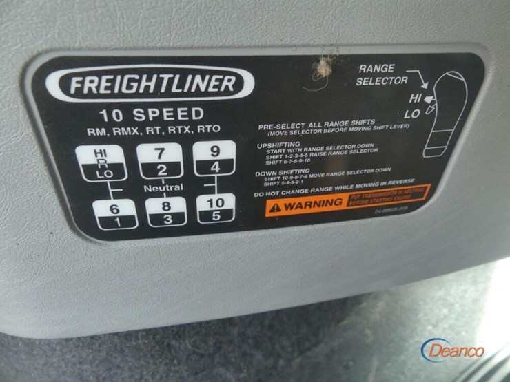 2016-freightliner-122sd-image-17