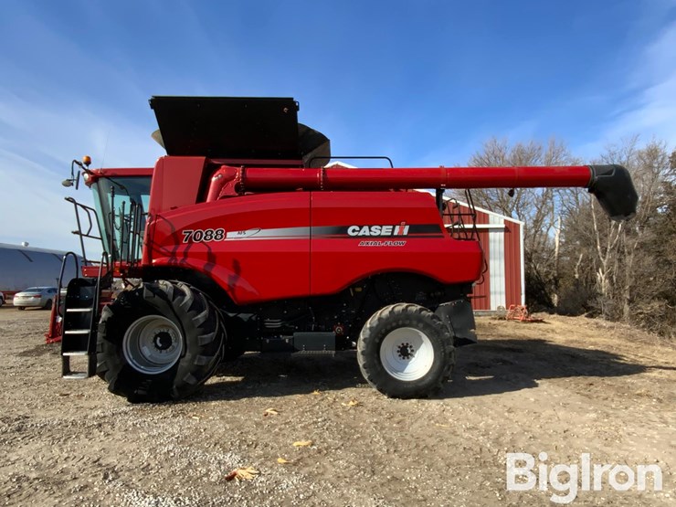 2010-case-ih-7088-image-8