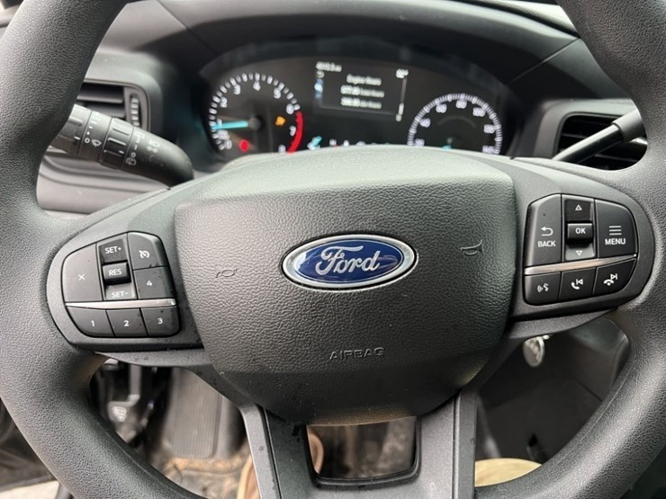 2023-ford-explorer-image-31