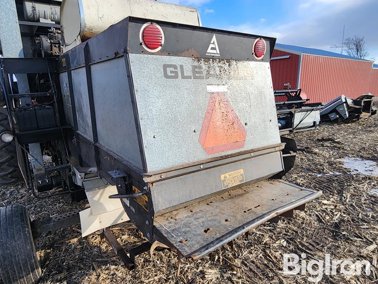 1980-gleaner-f2-image-14