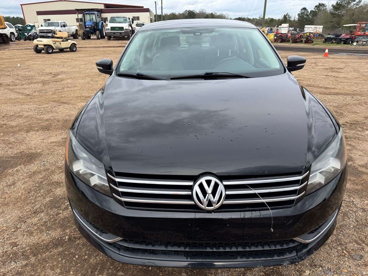 2013-volkswagen-passat-se-4-door-sedan---180,168-miles-image-5