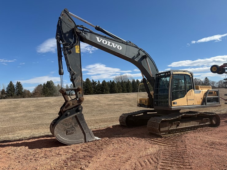 2012-volvo-ec250dl-image-1