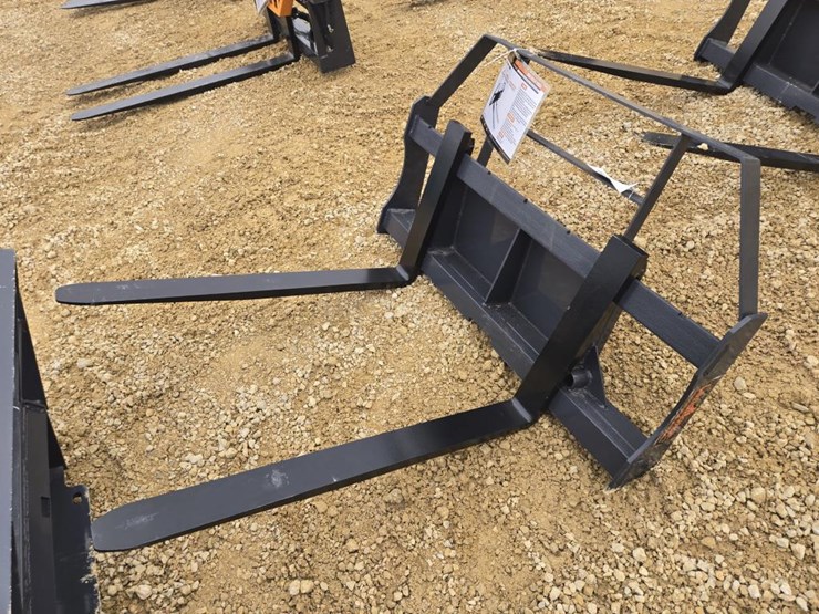 #8099-•-new-landhonor-mini-skid-steer-pallet-forks-image-1