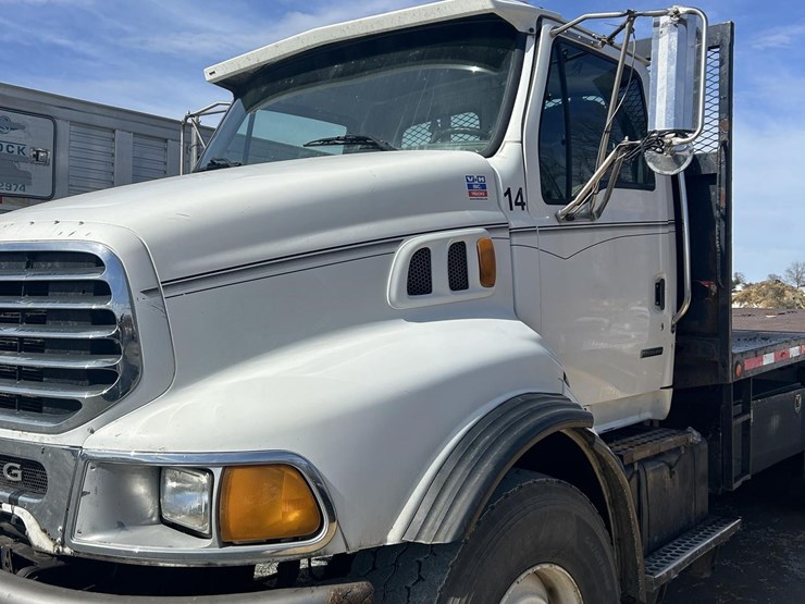 2003-sterling-lt9500-image-1