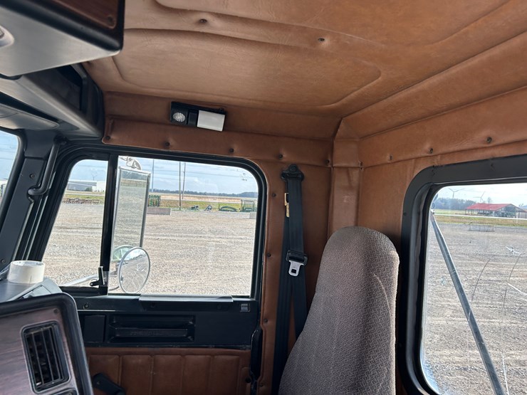 #39248-•-2000-freightliner-fd1-t/a-single-cab-truck-tractor-1fuy3mcb2ylb03327-image-51