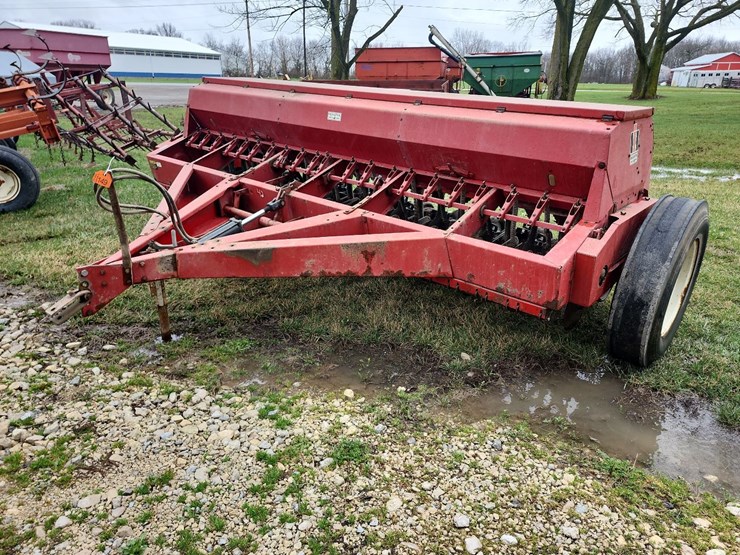 tag-#149,-ih-500-grain-drill-image-1