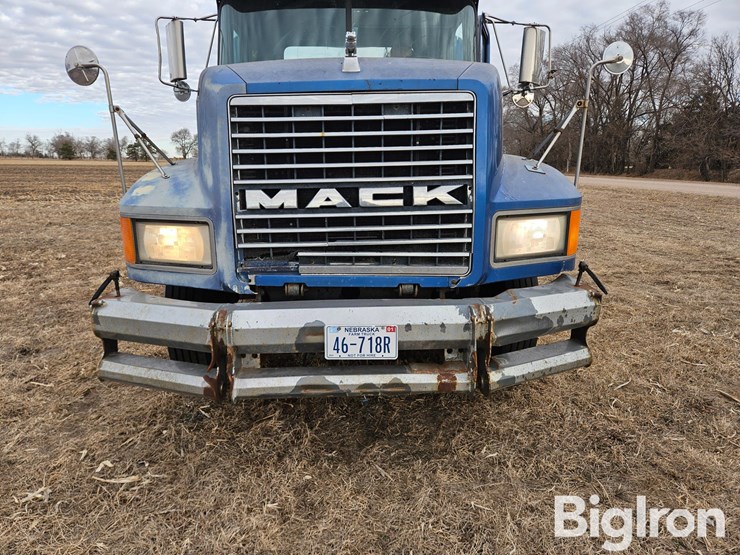 2000-mack-ch613-image-9