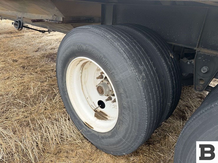 2007-neville-trailer-image-14