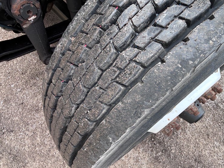 international-7400-image-66