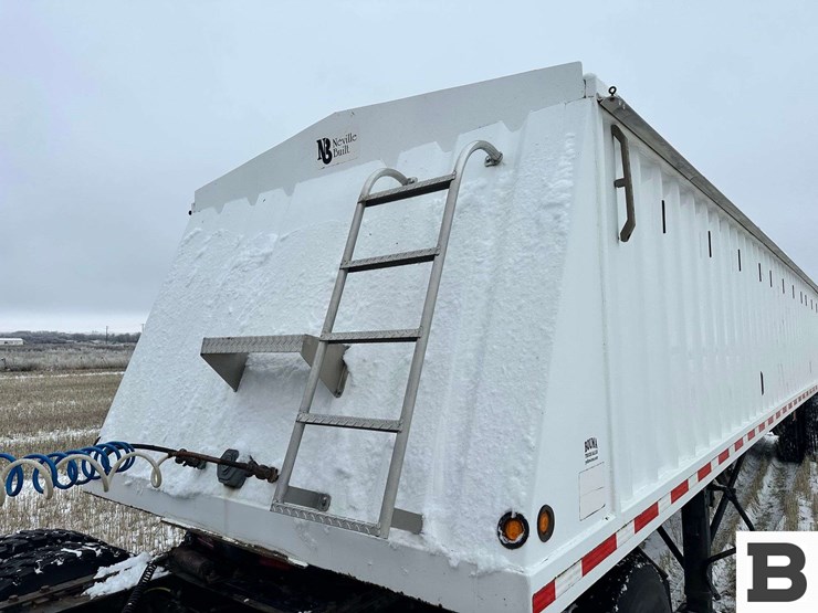 2007-neville-trailer-image-7