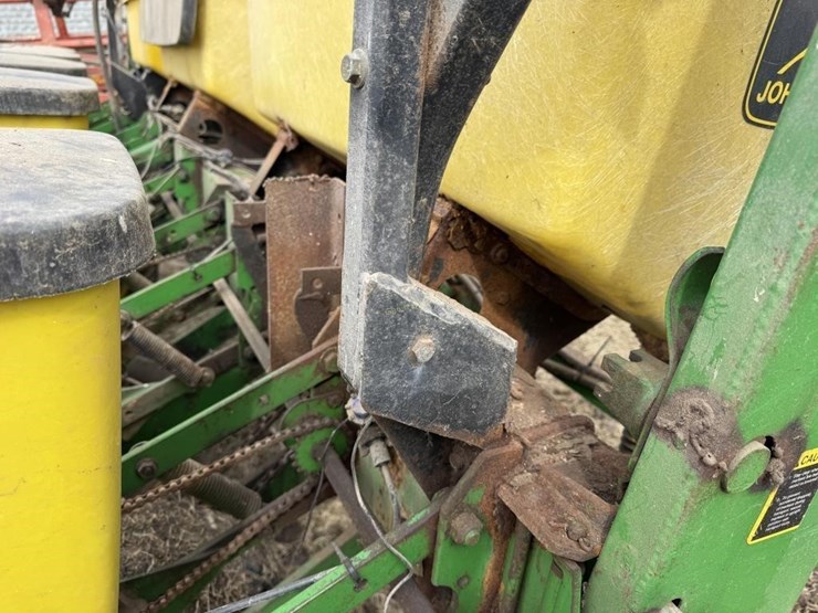 john-deere-1750-image-15