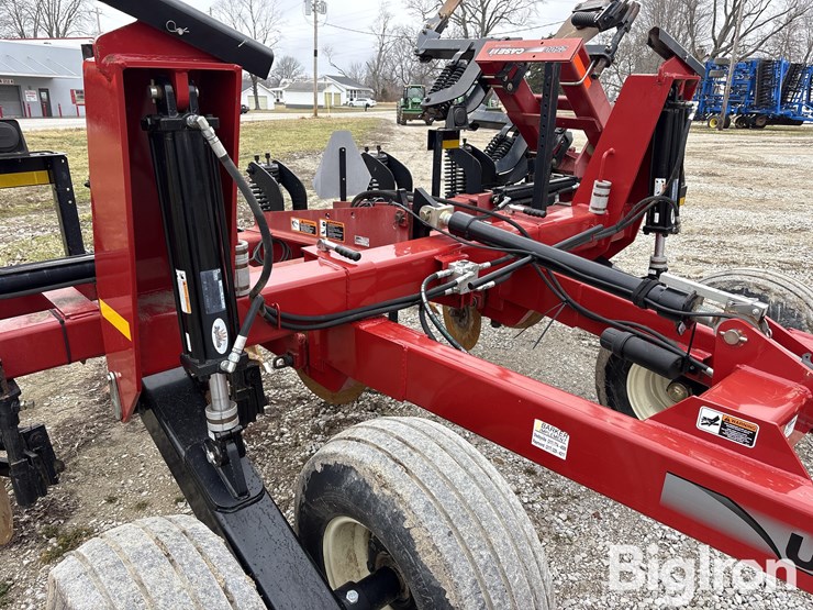 case-ih-2500-image-16