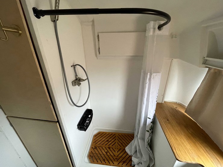 #1435-•-1978-airstream-land-yacht-31'---fully-remodeled,-road-ready-(has-wi-title)-(of)-image-18