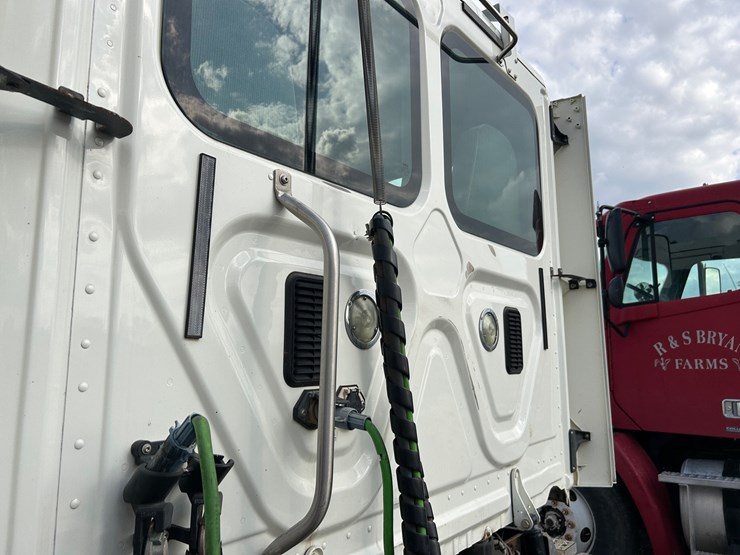 #37236-•-2016-freightliner-cascadia-t/a-daycab-truck-tractor-3akjgedv4gdhc4172-inv#-37236-image-33