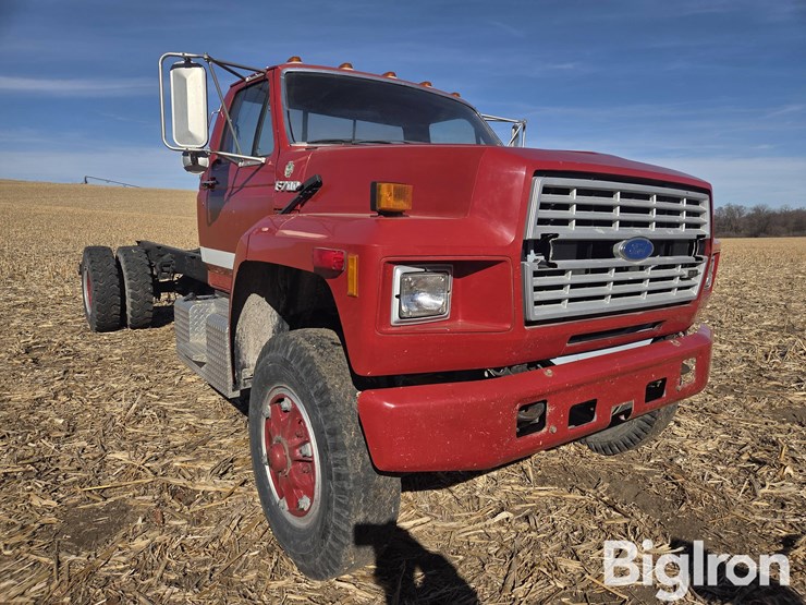 1992-ford-f700-image-3