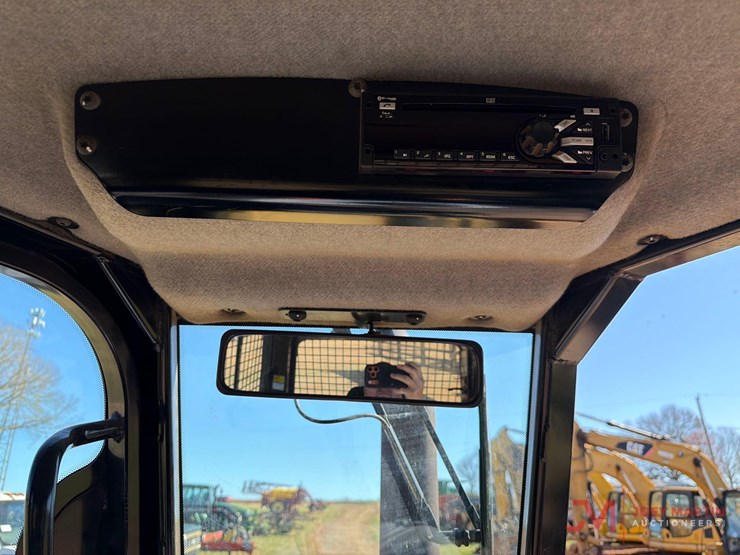 caterpillar-d5k2-lgp-image-20