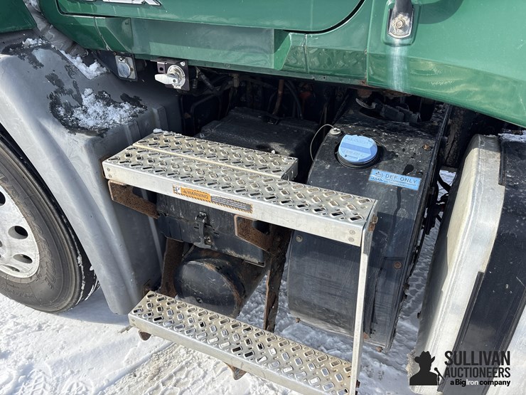 2014-mack-pinnacle-cxu613-image-16