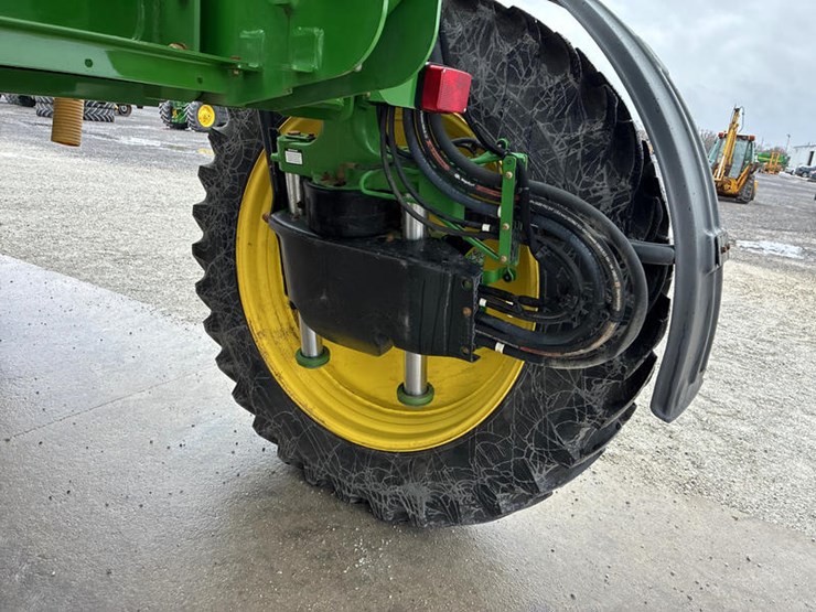 2015-john-deere-r4038-image-64