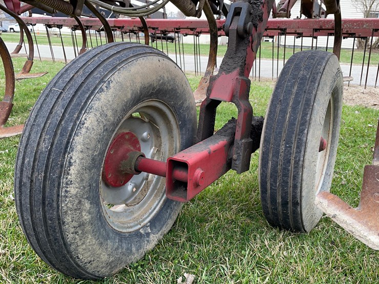case-ih-4600-image-4