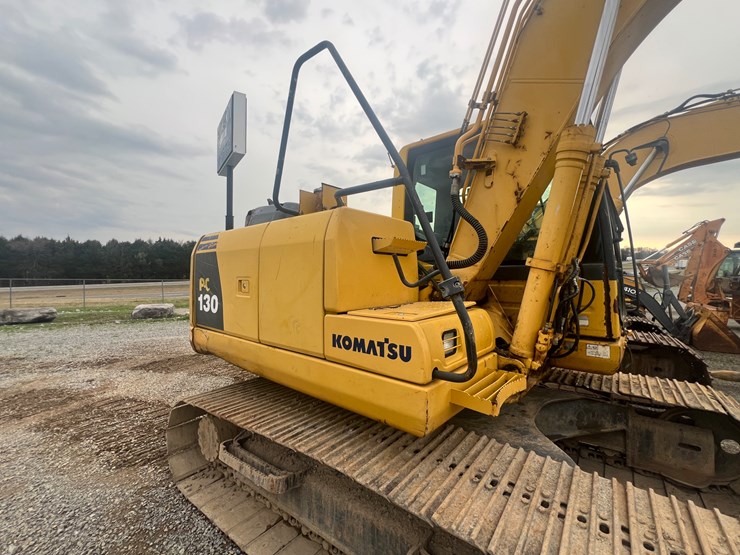 2011-komatsu-pc130-8-image-18