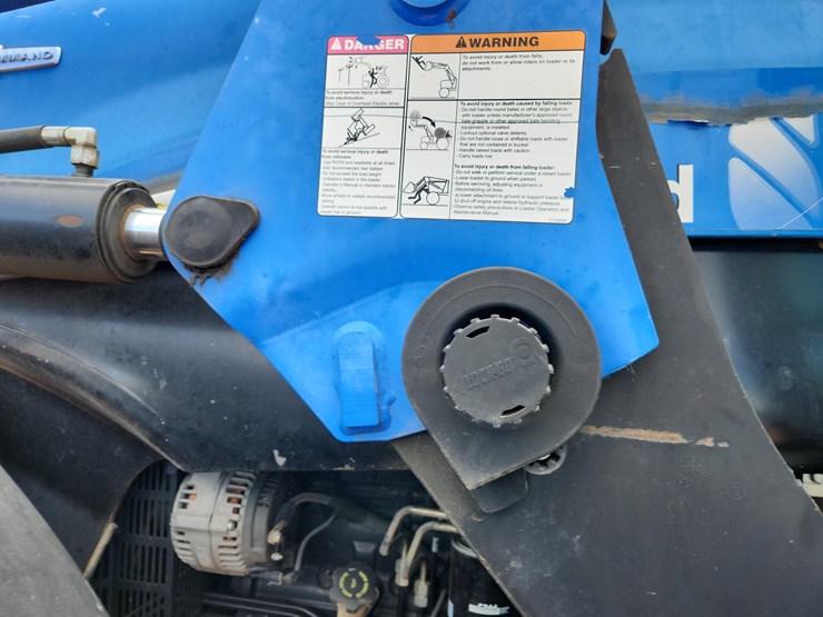 2010-new-holland-t7050-image-41