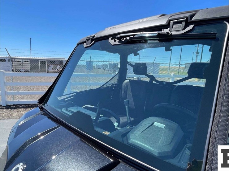 2023-can-am-defender-xt-h09-utv-image-2