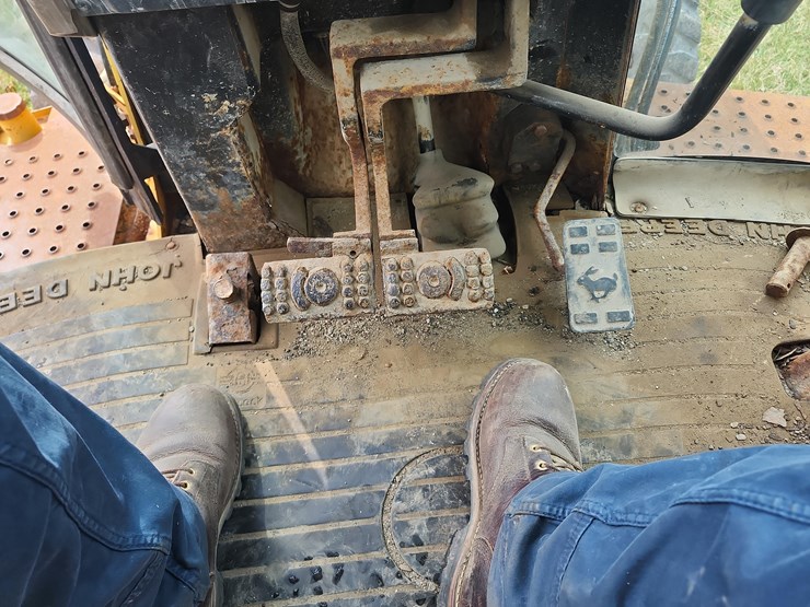 tag-#271,-1997-jd-310e-backhoe-image-23