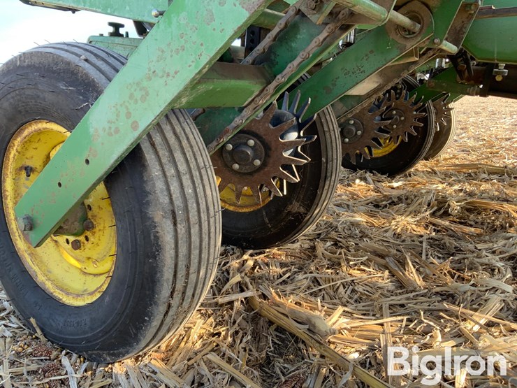 john-deere-7000-image-17