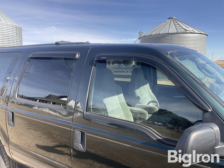 2004-ford-excursion-image-15