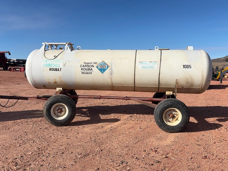 anhydrous-tank-with-trailer-image-4