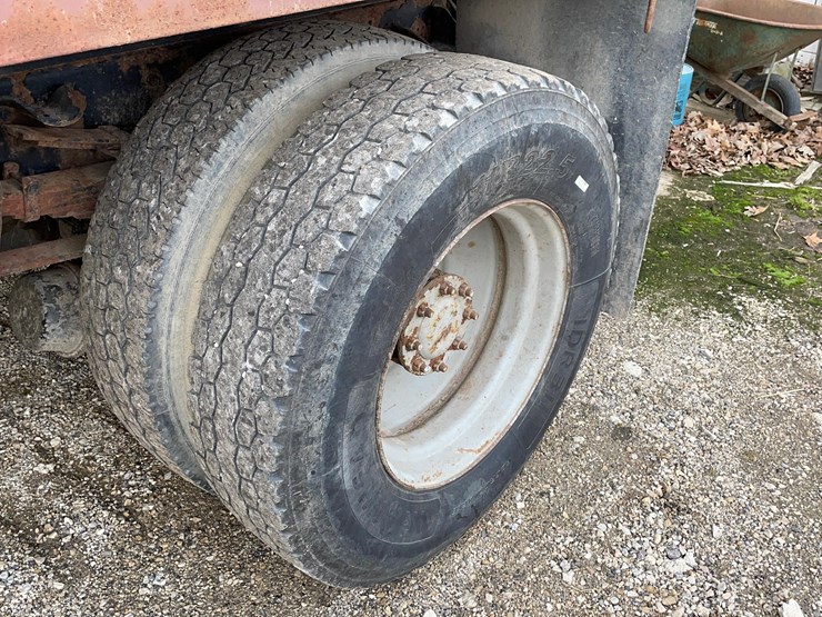 tag-#68,-1986-chevrolet-kodiak-grain-truck-image-7