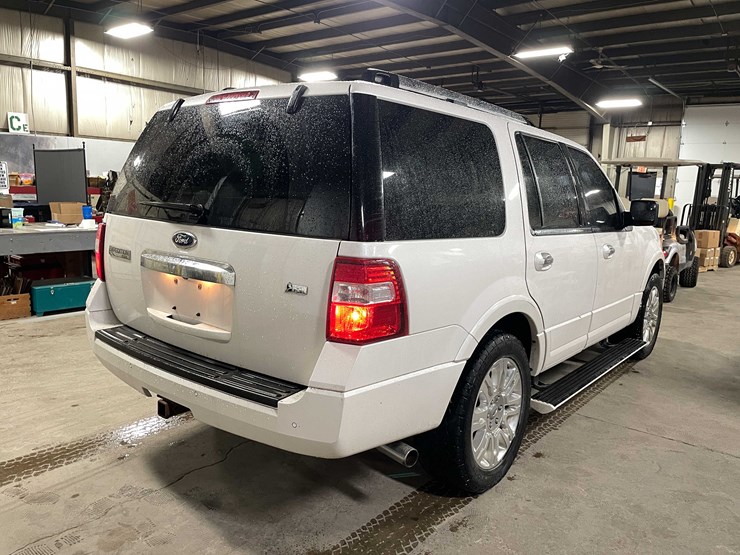 2014-ford-expedition-limited-image-7