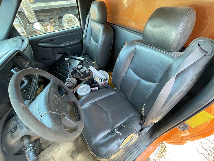 2003-chevrolet-3500-image-42