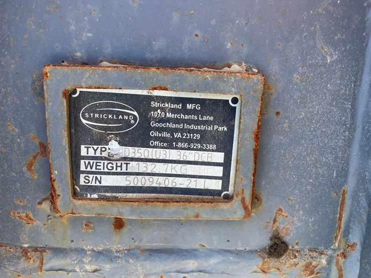 #6082-•-strickland-36"-smooth-edge-bucket-image-5