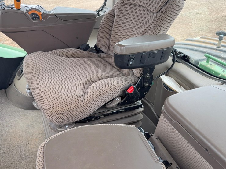 2019-john-deere-9620rx-track-tractor-image-46