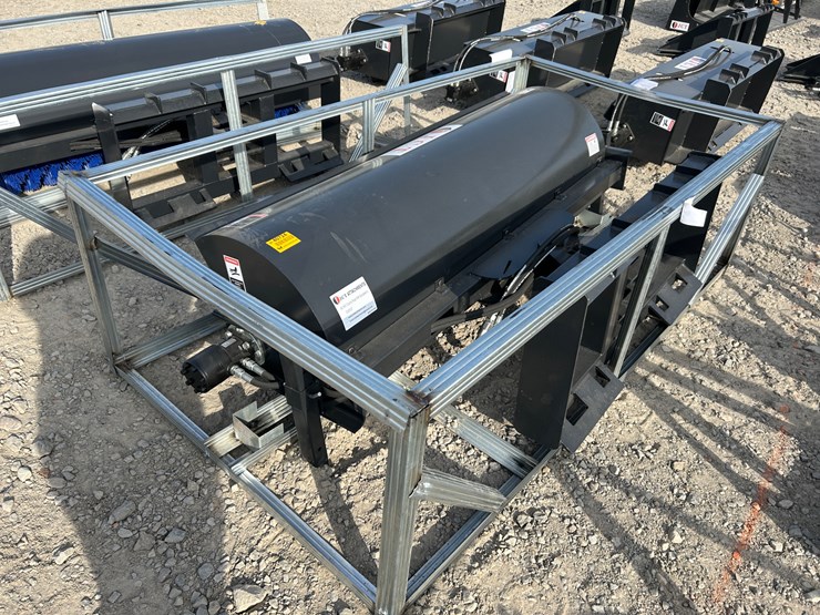 #2023-•-unused-jct-84"-angle-broom-inv#-40724-image-1